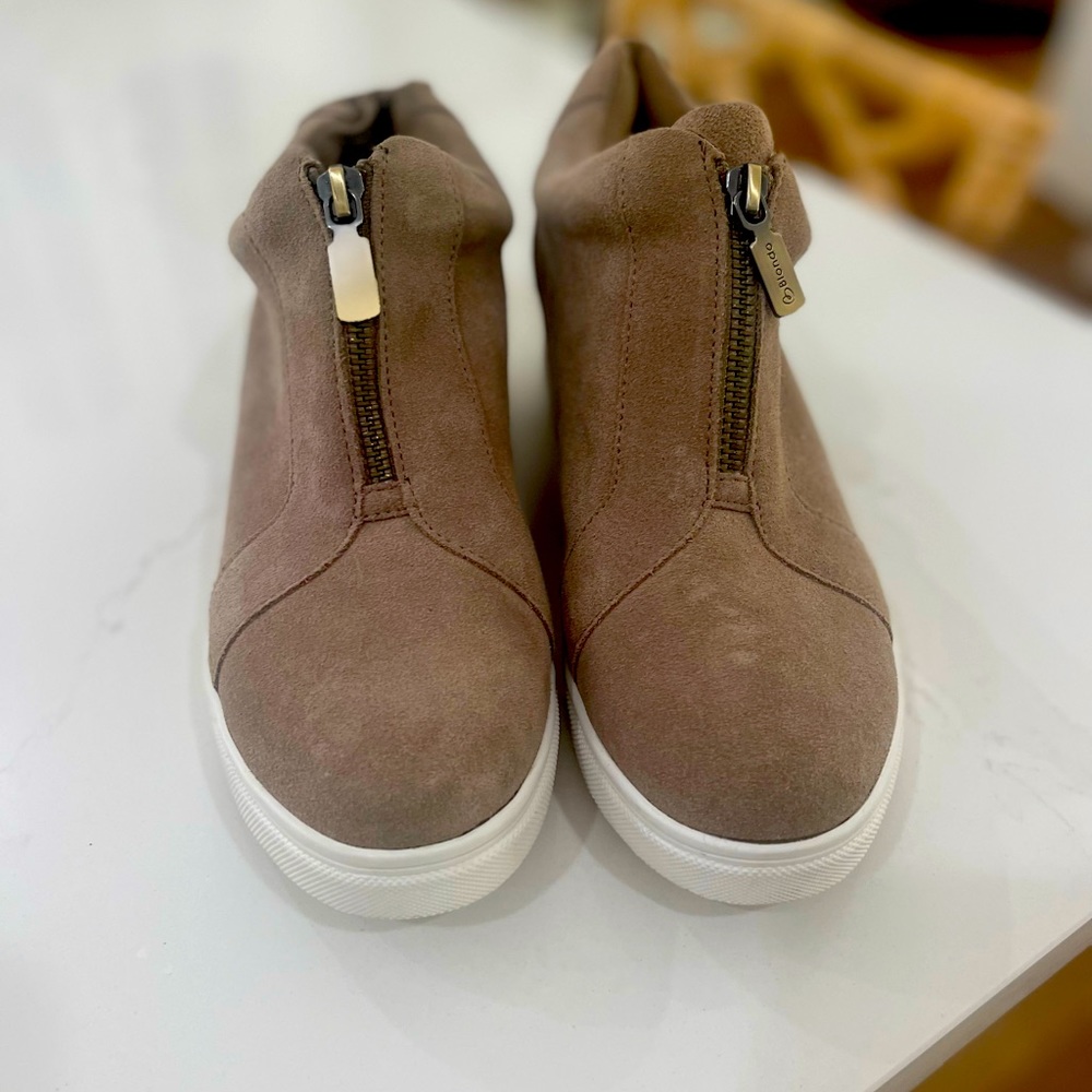Womens waterproof Blondo shoes